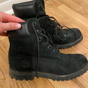 Black timberland boots